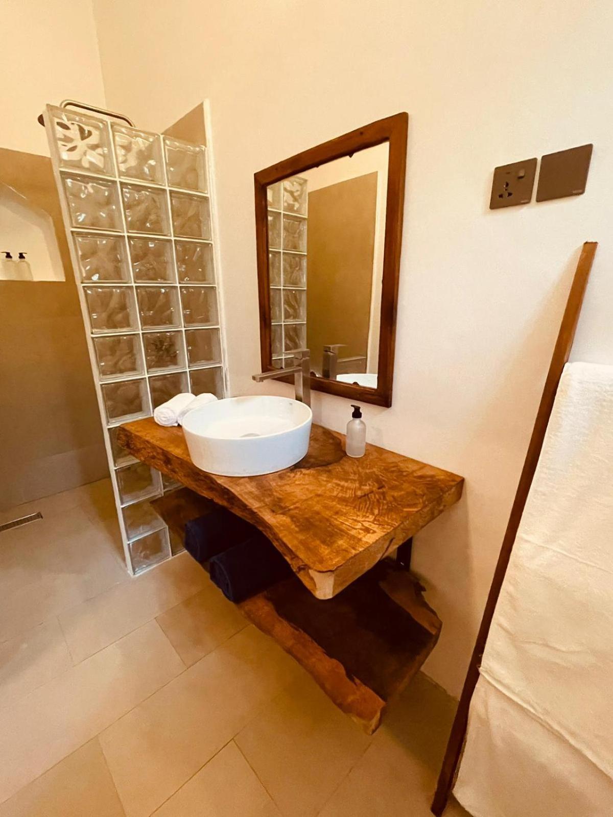 Oxygen Paje Hotel Экстерьер фото